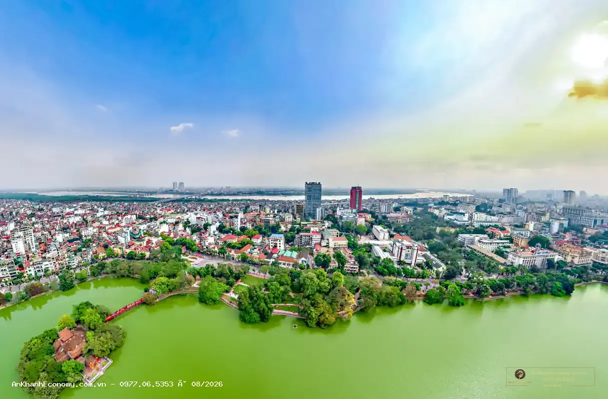 The Legatus: nhìn ra Hồ Tây